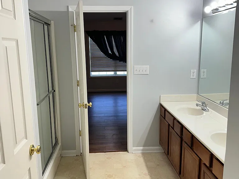10913 Symington Cir — Photo 22