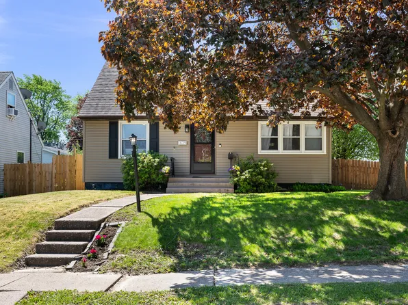 1629 W Columbia Ave, Davenport, IA 52804