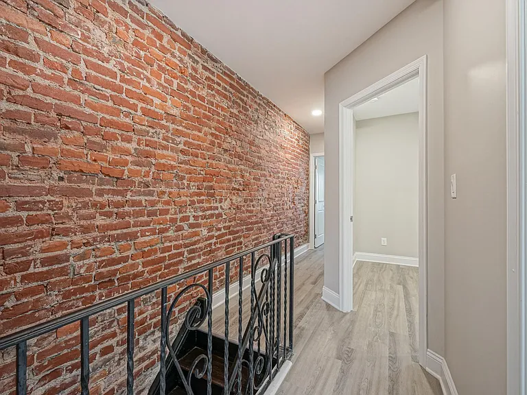 3130 Dickinson St — Photo 25