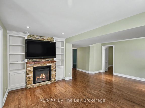 5th image of 33 Telfer Rd