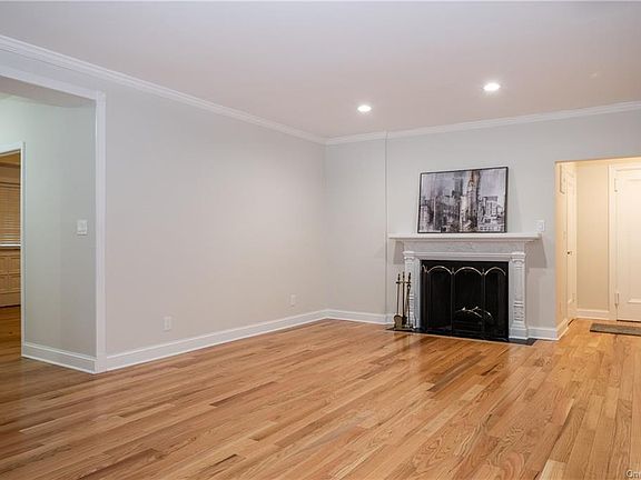 5th image of 17 N Chatsworth Ave APT 1K