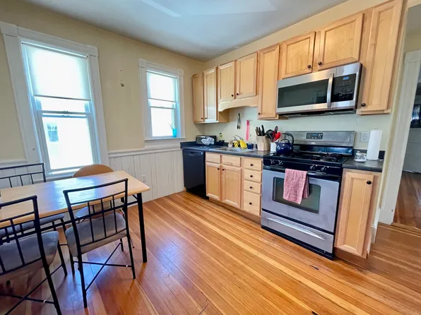 86 Conwell Ave, Somerville, MA