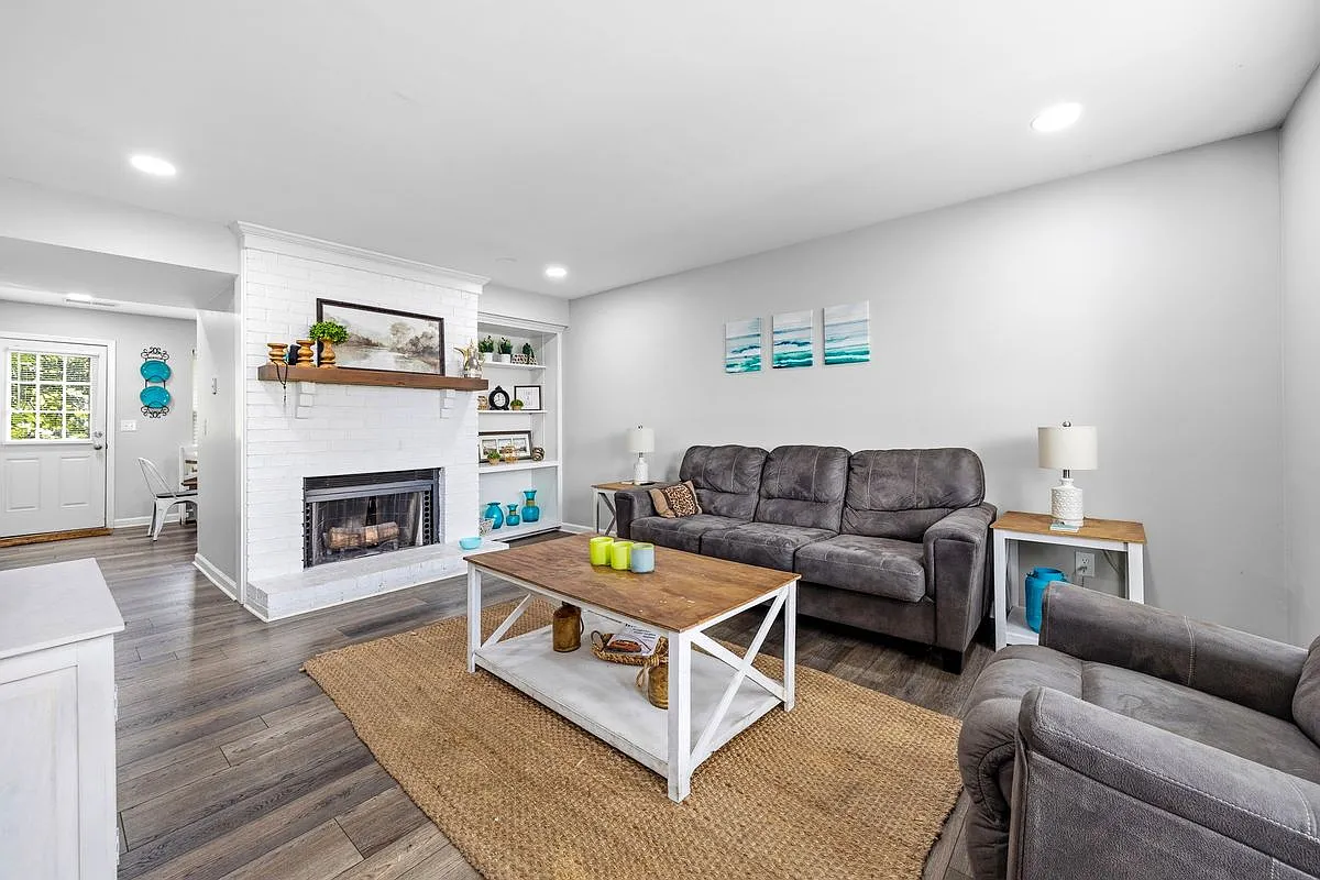 250 Sanders Ferry Rd — Photo 2
