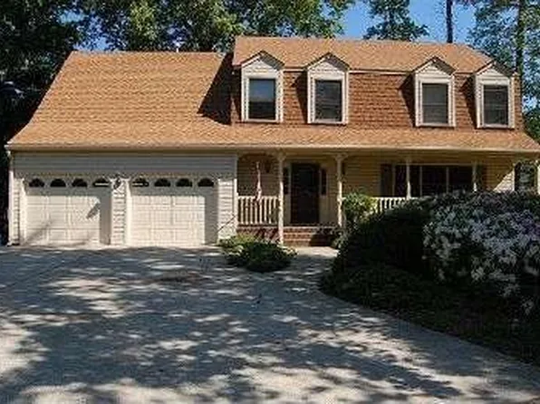 240 Petersburg Ct, Newport News, VA 23606