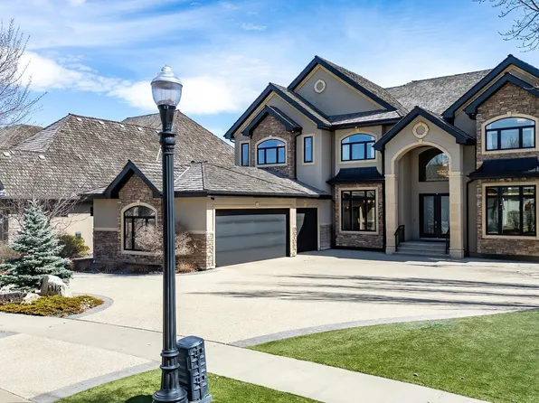 1413 Woodward Cres NW, Edmonton, AB T6M 0A3
