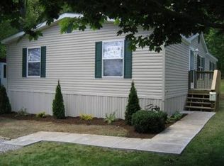 29 Emerald Dr, Grove City, PA 16127