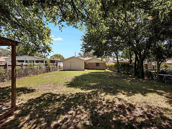 5th image of 2033 Avenue B