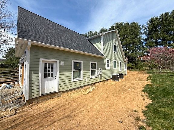 5th image of 168 Rocky Creek Court