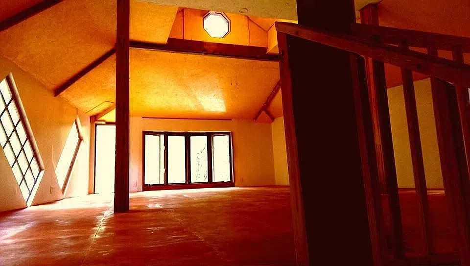 3 bed, 1200 sqft, $1,100 — Photo 2