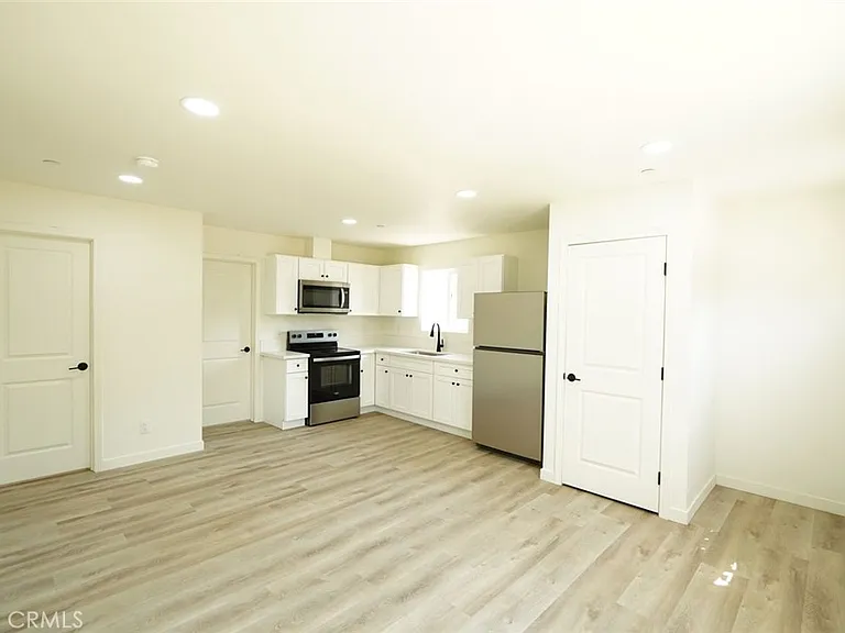 4811 Charlotte Way — Photo 6