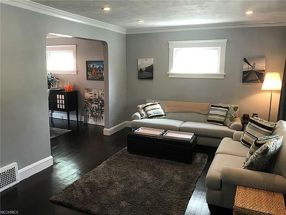 3rd image of 2089 Elmwood Ave