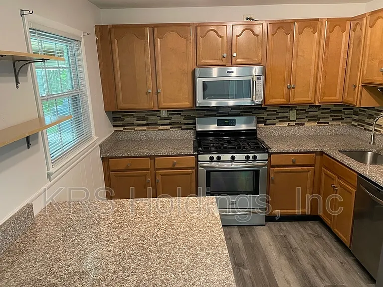 8011 Beckner Ct — Photo 14