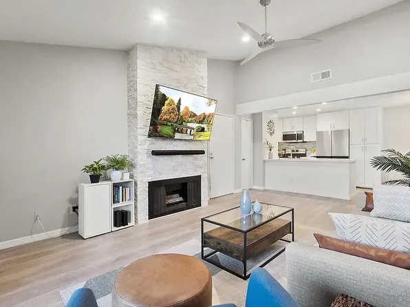 9229 Village Glen Dr Unit 232, San Diego, CA 92123