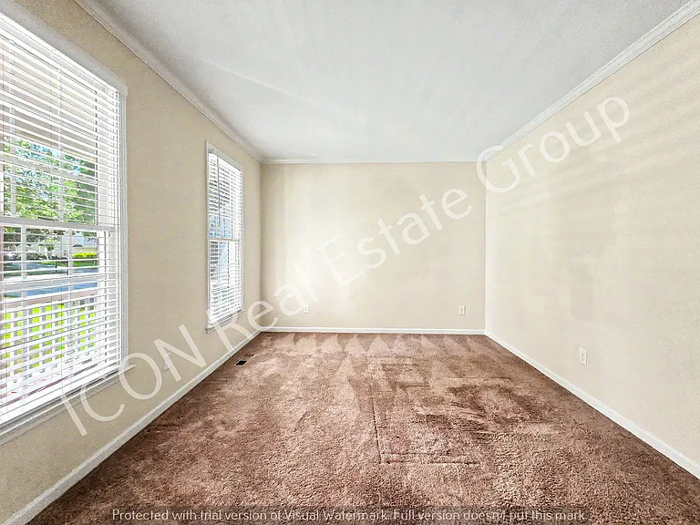 48 Golden Aster Trce — Photo 6