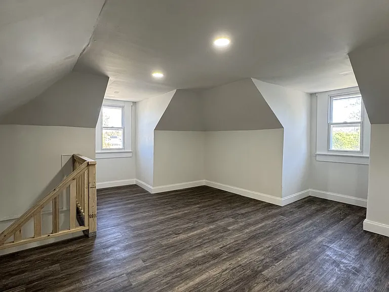 517 Bentley Ave — Photo 23
