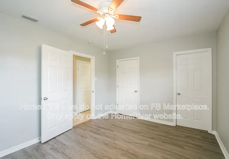 4903 S 85th St — Photo 9