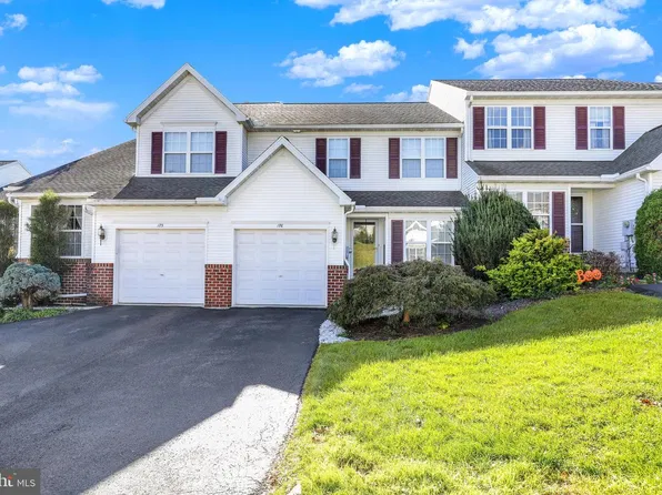 176 Waterford Ln, Reading, PA 19606