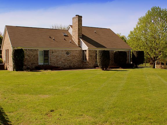 4th image of 111 Stonehouse Dr