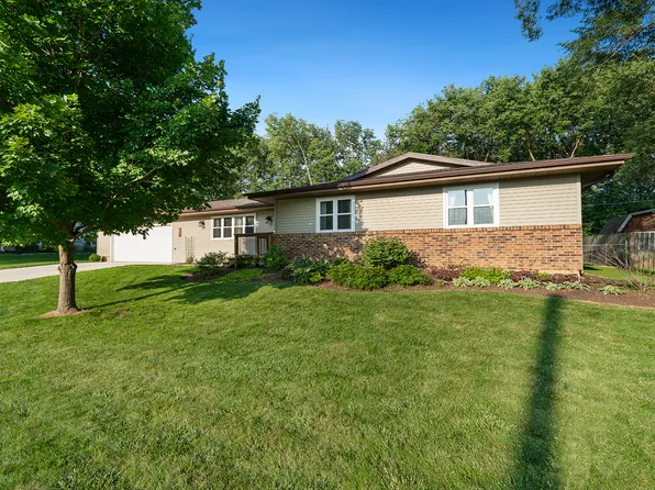 924 Marvid Ave, Dixon, IL 61021