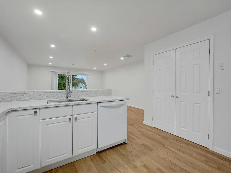 65 Halstead Ave #C — Photo 10