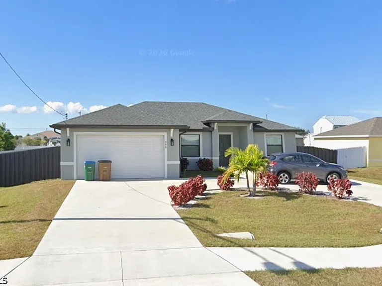 408 Chiquita Blvd N — Photo 1