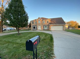 4N331 9th Ave, Addison, IL 60101