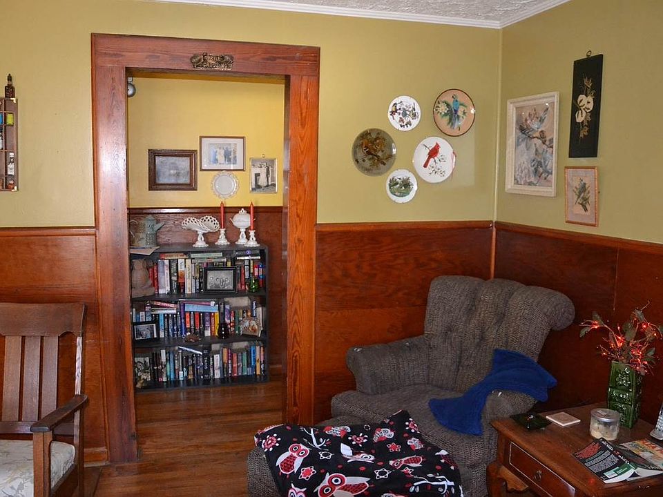 2nd image of 4017 Jeffersonville Rd