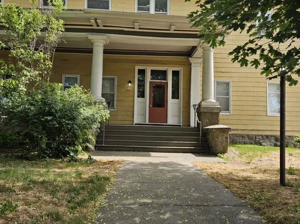 207 W 1st St APT 8, Moscow, ID 83843