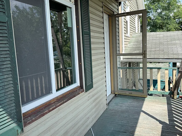 1217 Lookout Ave — Photo 6