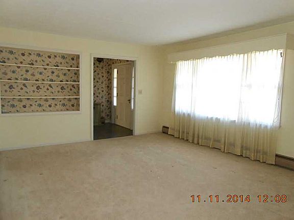 4th image of 813 Taylor Dr