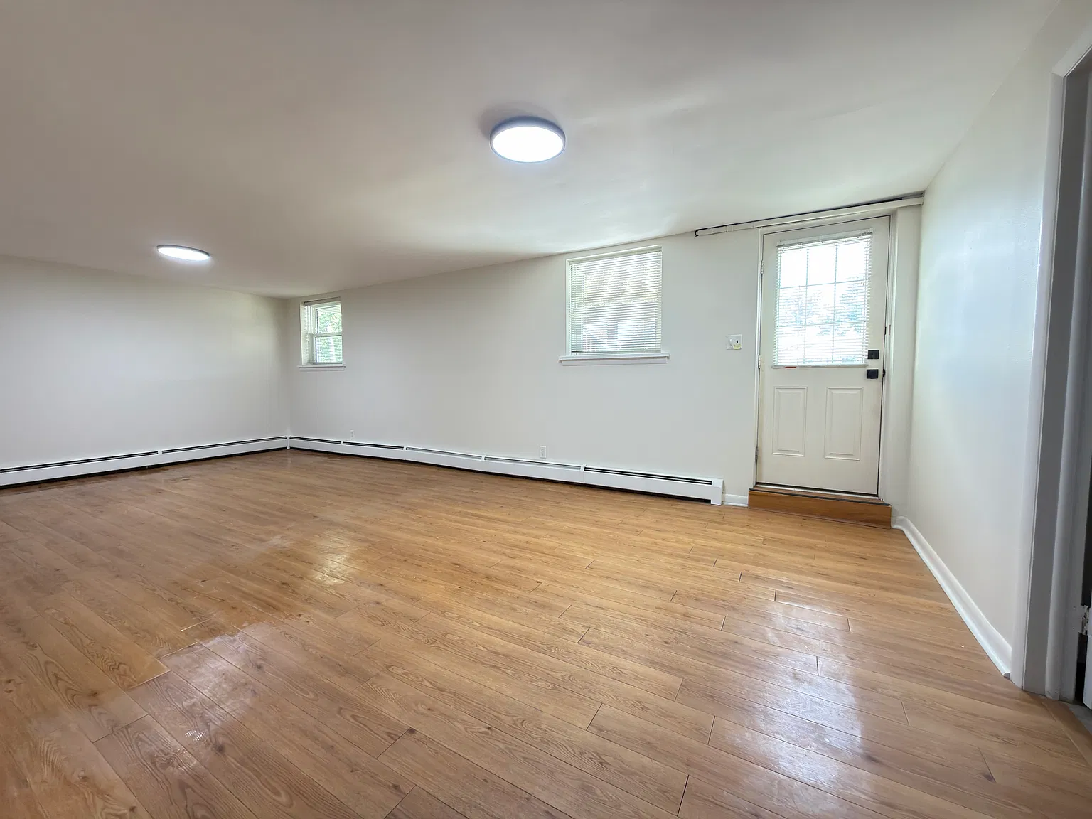 4 bed, 2204 sqft, $3,300 — Photo 4