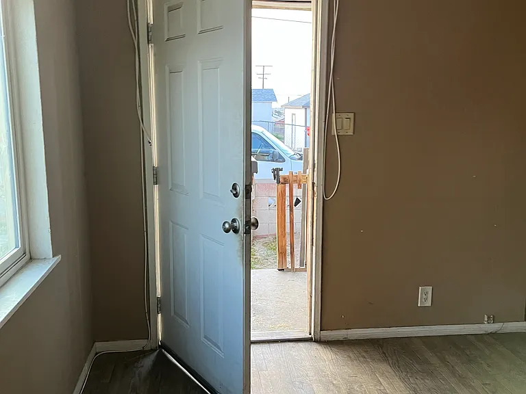 1041 Flora Ave — Photo 8