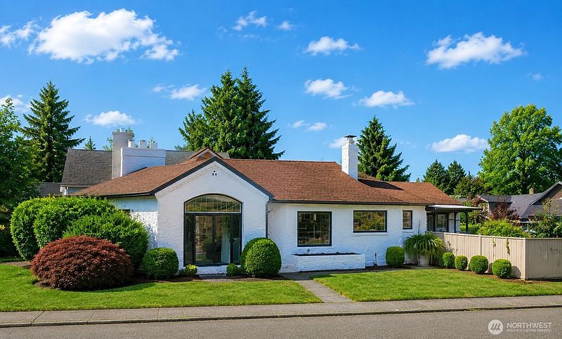 2nd image of 417 W Hanson Street