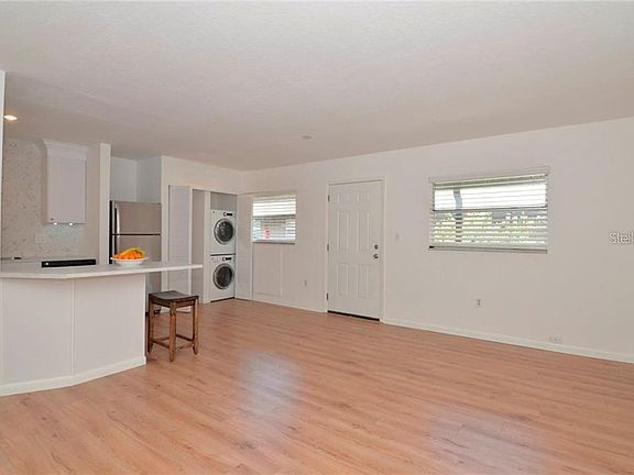 5th image of 851 Miles Ave APT 9