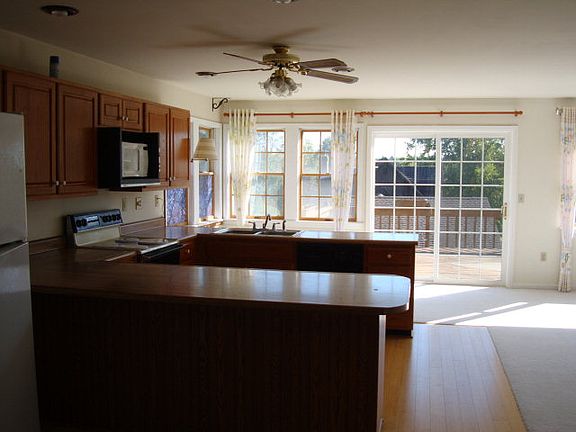 2nd image of 15 Underhill Dr