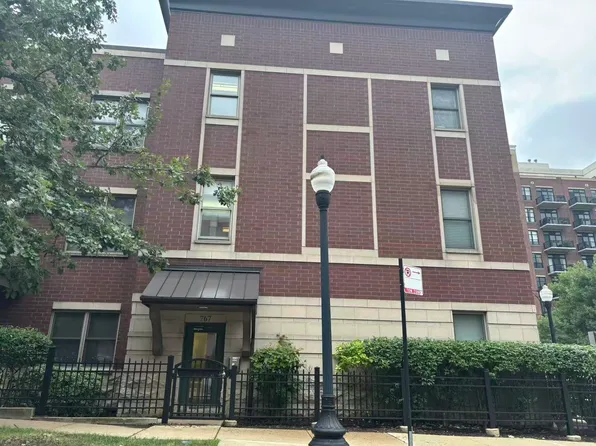 767 W 15th St Unit 308, Chicago, IL 60607