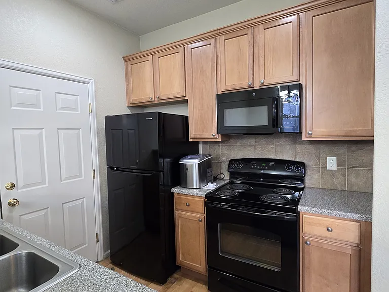 23002 E Ontario Dr #101 — Photo 11