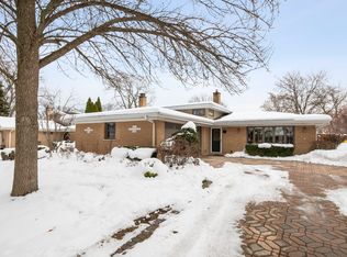 9 Merry Ct, Countryside, IL 60525