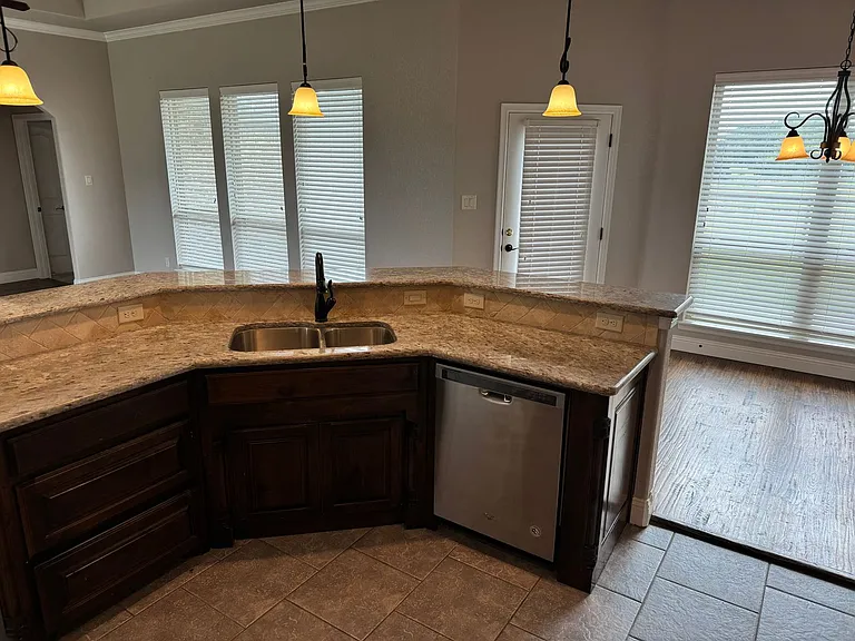 105 Sandstone Ln — Photo 8