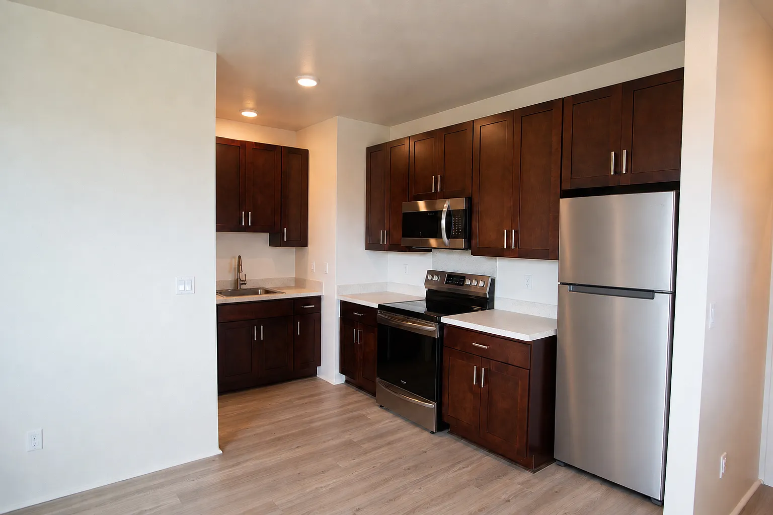 Studio, 350 sqft, $1,650 — Photo 4