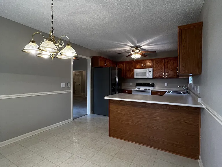 3427 Poplar Hl — Photo 29