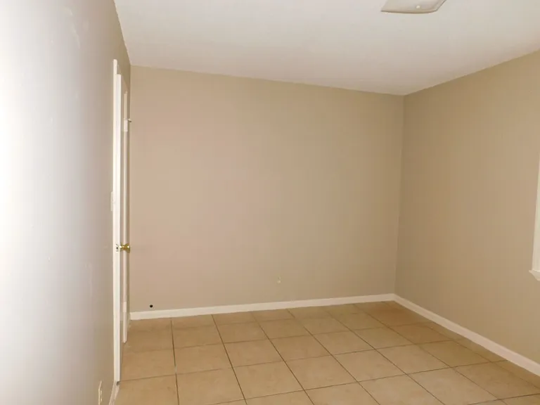 3846 Manor Ct — Photo 8