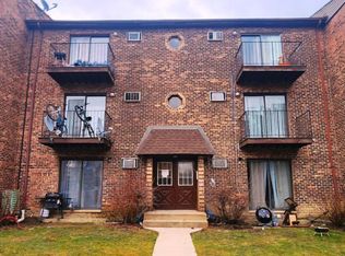 1516 Crimson Ln APT 3B, Palatine, IL 60074
