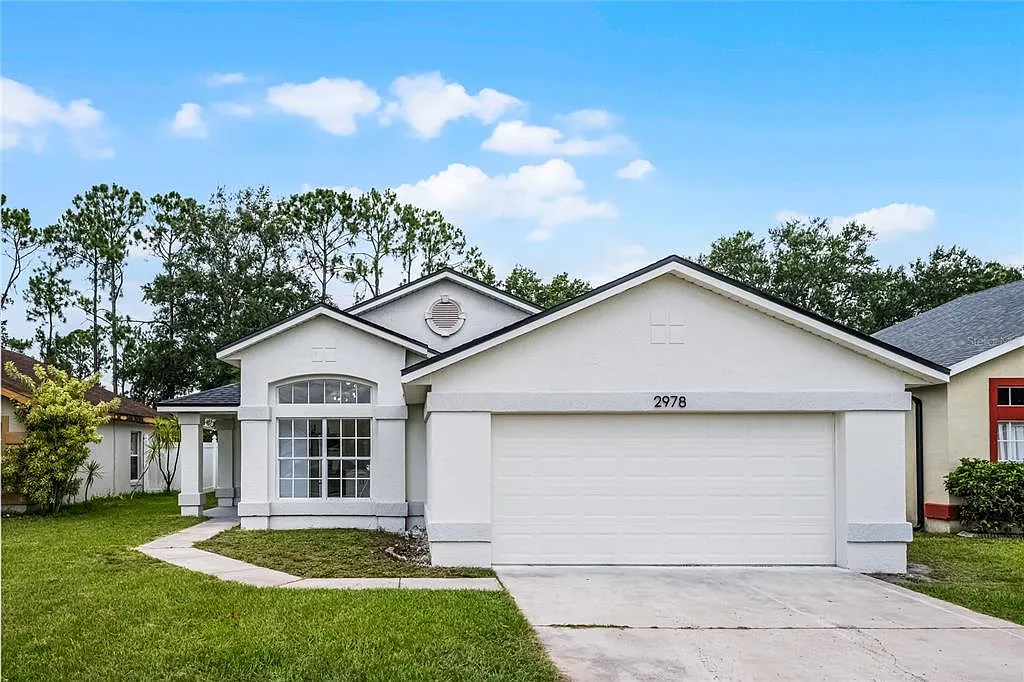 3 bed, 2.0 bath, 1565 sqft, $2,299 — Photo 1