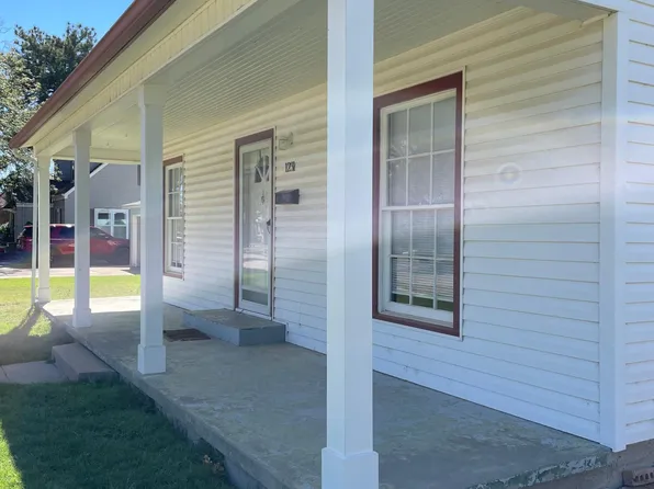 1231 Mary Ellen St, Pampa, TX 79065
