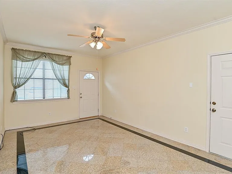 9400 Bellaire Blvd #511 — Photo 5