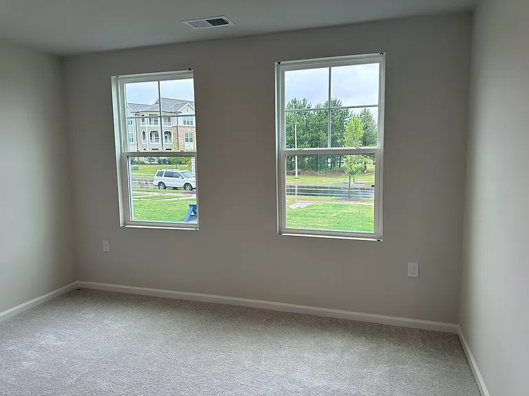 2517 Kasota Ln — Photo 4