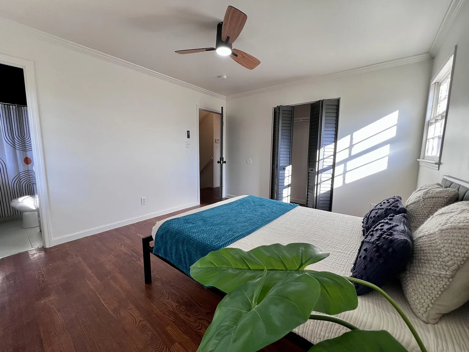 4 bed, 3.0 bath, 1840 sqft, $1,001 — Photo 1