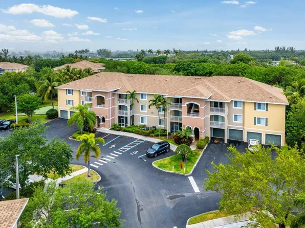 6492 Emerald Dunes Drive #208, West Palm Beach, FL 33411