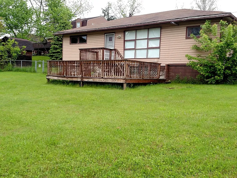 1307 Walnut St — Photo 12
